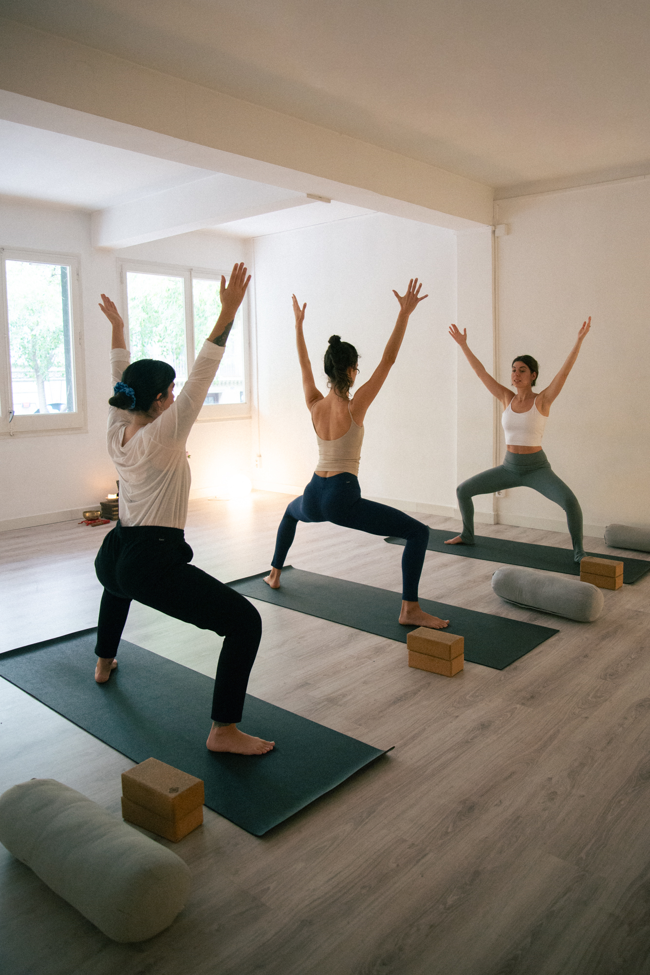 Clase grupal de yoga